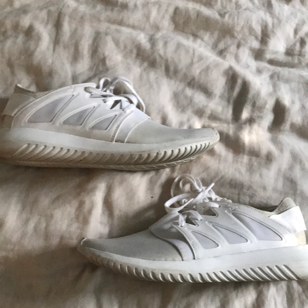 Adidas 8.5 Women’s Tubular Viral Sneaker